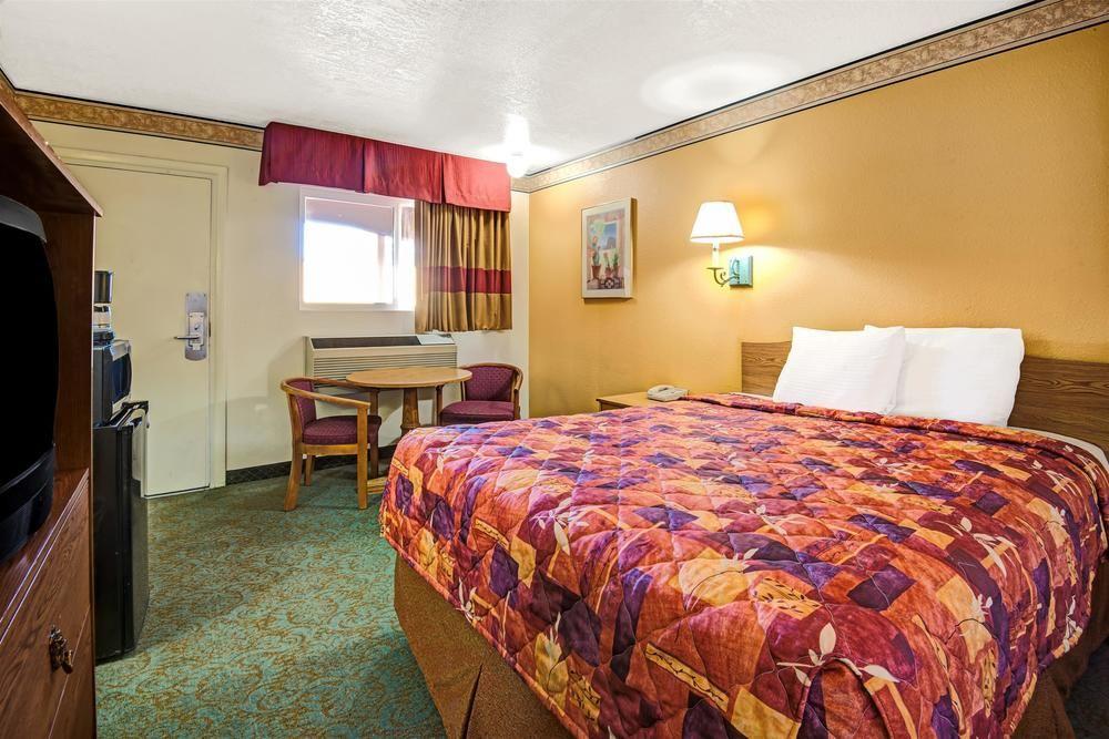 Rodeway Inn Albuquerque Downtown On Rt 66 Экстерьер фото