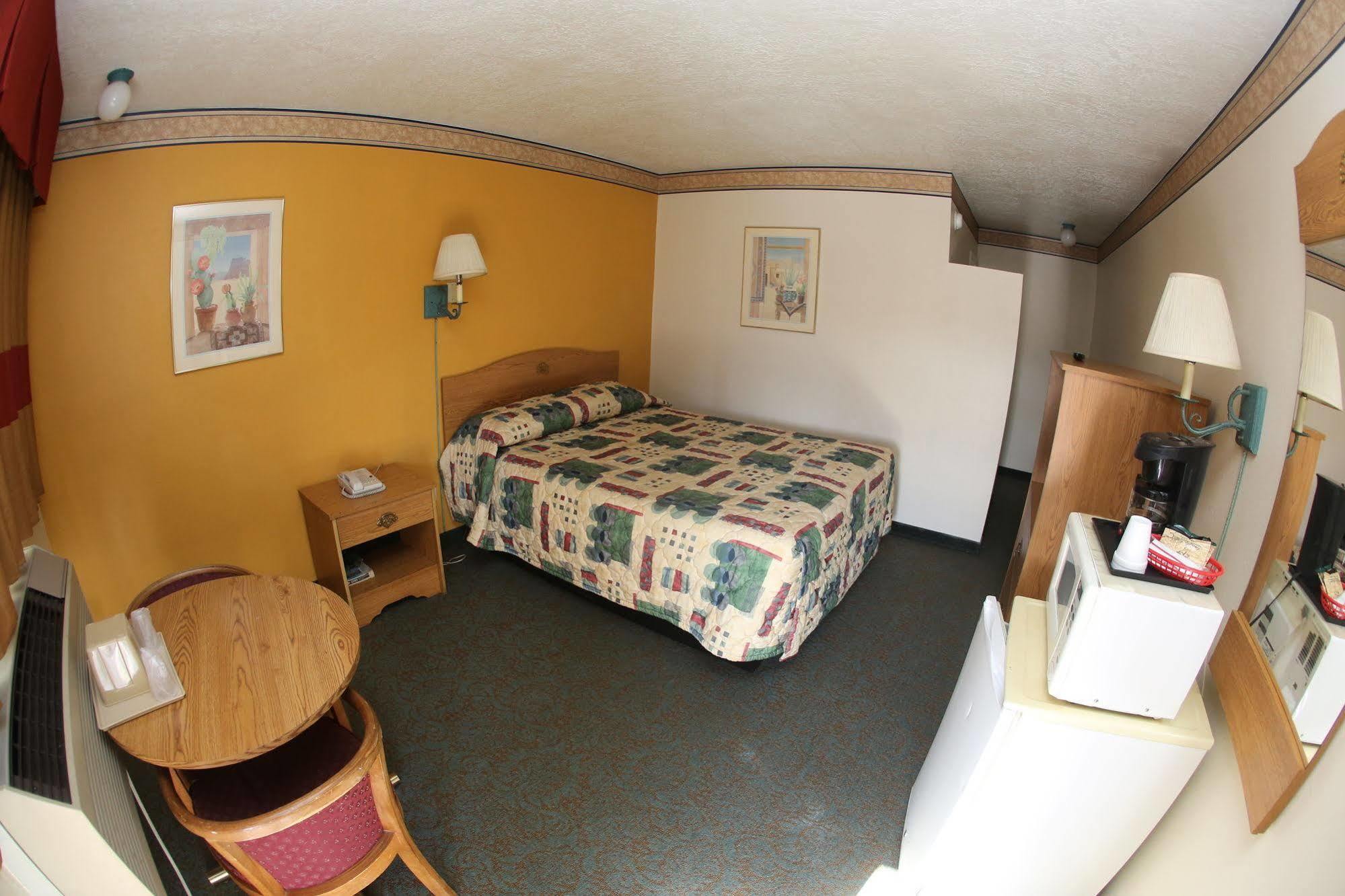 Rodeway Inn Albuquerque Downtown On Rt 66 Экстерьер фото