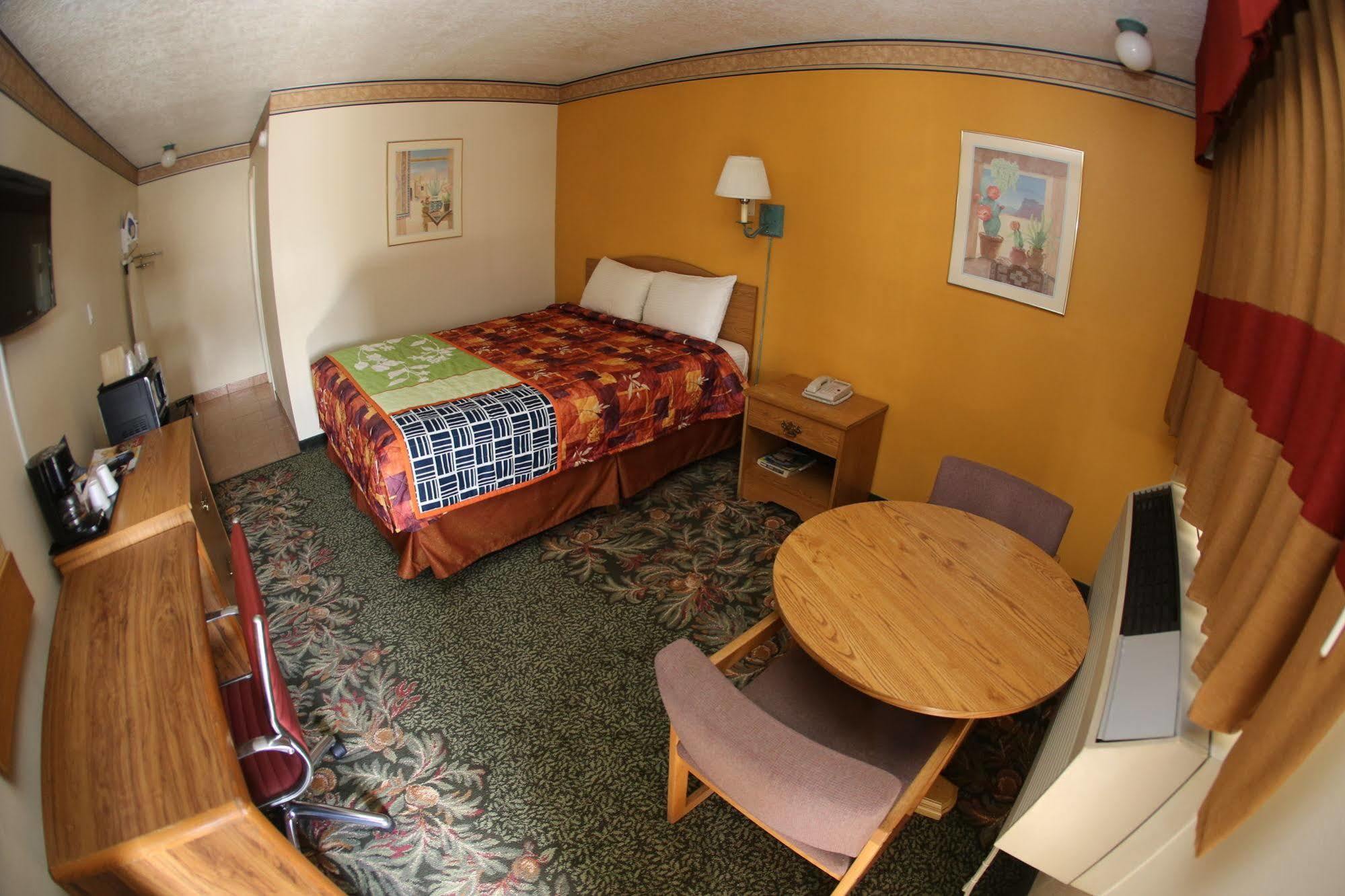 Rodeway Inn Albuquerque Downtown On Rt 66 Экстерьер фото