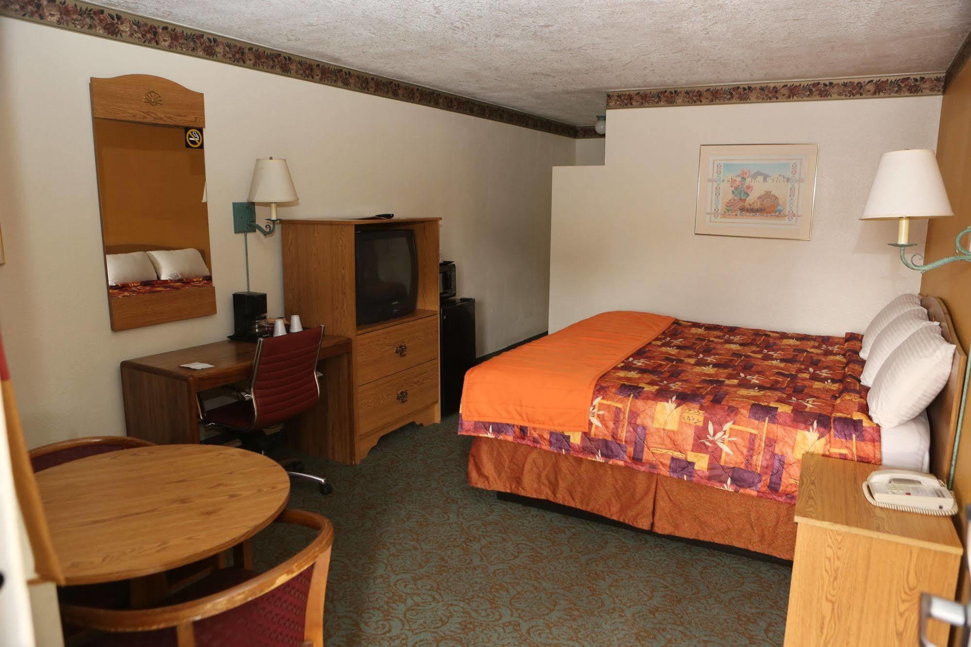 Rodeway Inn Albuquerque Downtown On Rt 66 Экстерьер фото